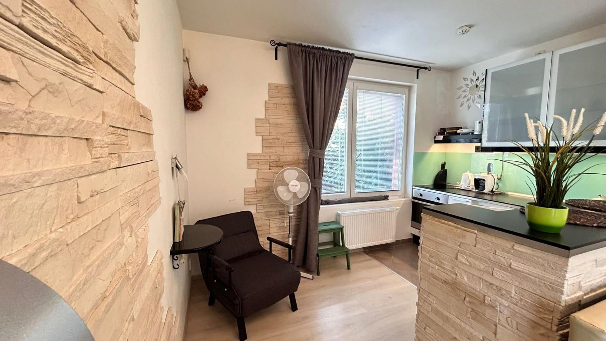 Bastien Studio Near Airport Prague Exterior photo